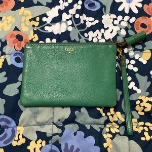 Fossil - Green Wristlet